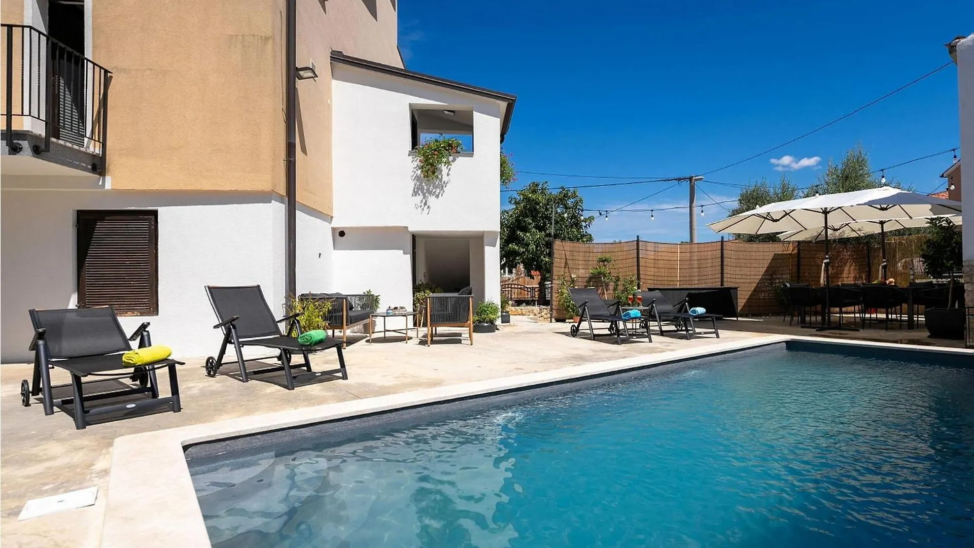 Larisa Apartment Tar-Vabriga