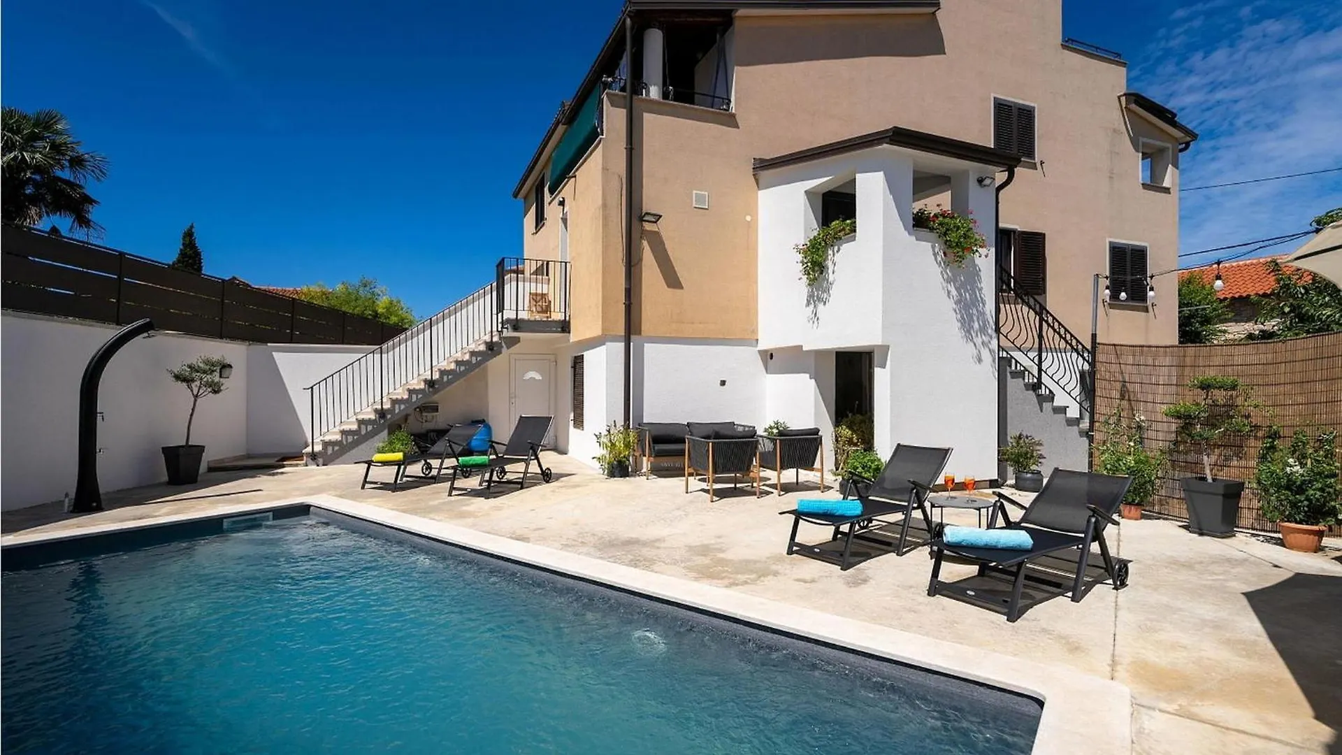 Larisa Apartment Tar-Vabriga
