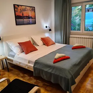 Apartment Rosa With Yard And Children's Playground, Tar-Vabriga