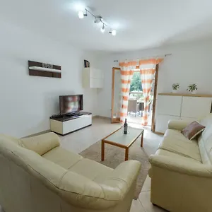 Apartment Lumbre, Tar-Vabriga